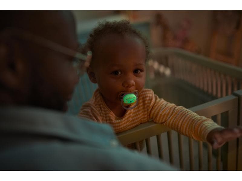 PHILIPS AVENT Nuggi Ultra Air Night 18  Mt. Leichter und atmungsaktiver Schnuller