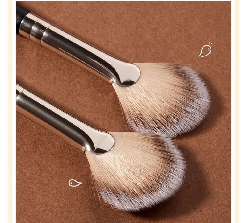 Choyu - Blush Brush / Fan Brush