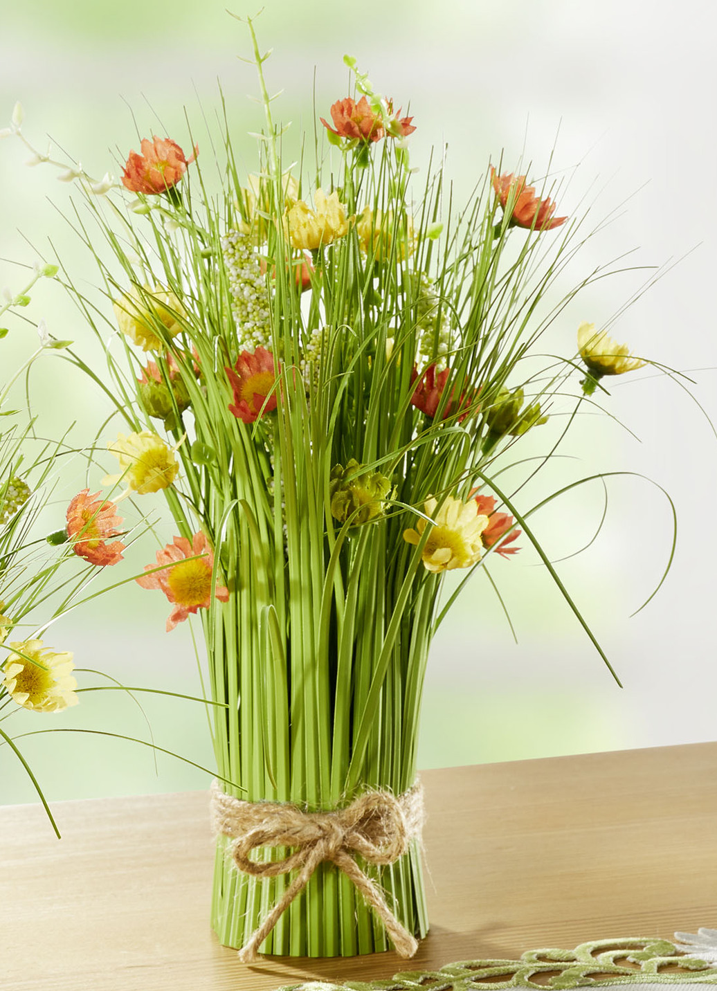 Frühlingsstrauß in natürlichen Farben