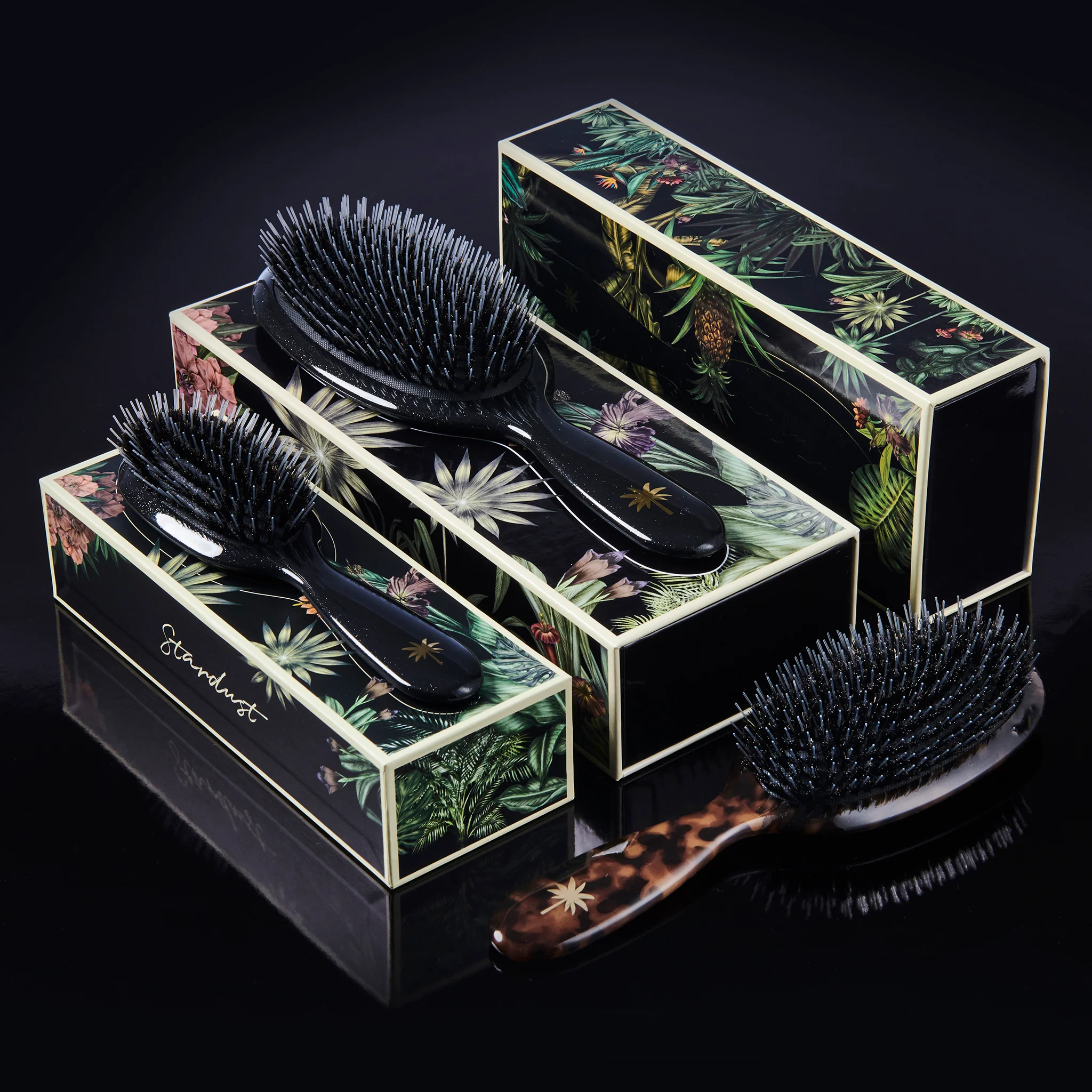 Fan Palm  Small Vildsvinehår & nylon, Stardust - Gloss Black w/Glitter