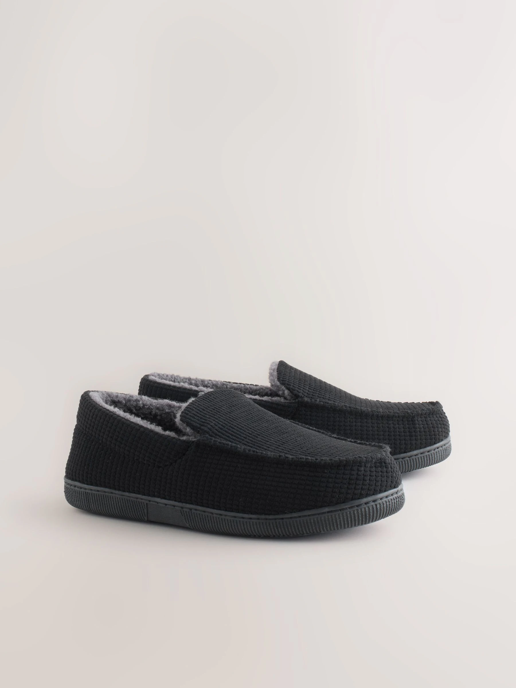 Zwart - Closed Back Textured Slippers