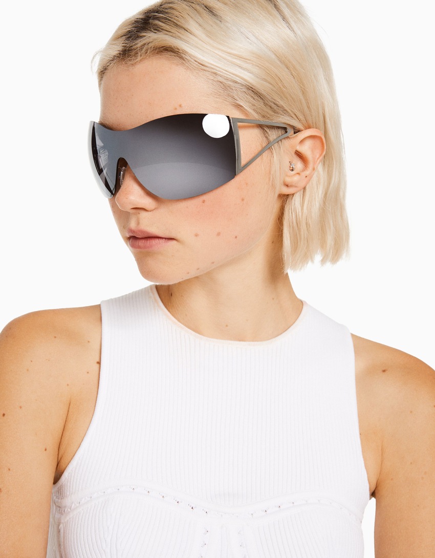 óculos de sol com lentes espelhadas