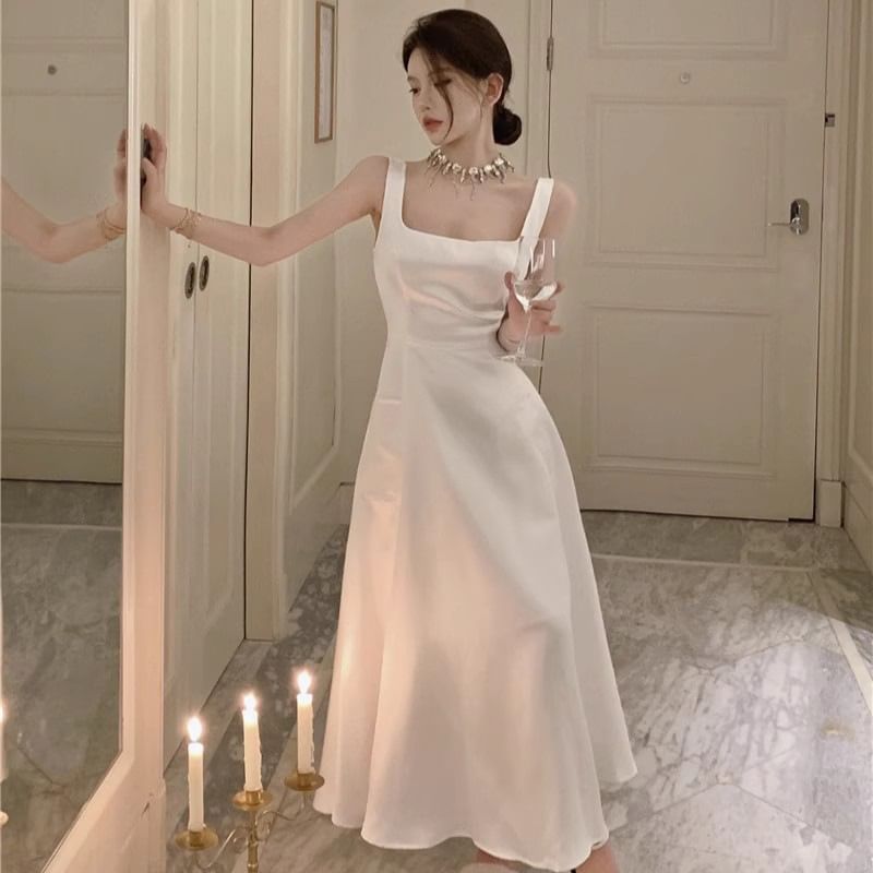 Morning Glory - Mouwloze maxi-A-lijnjurk met vierkante hals