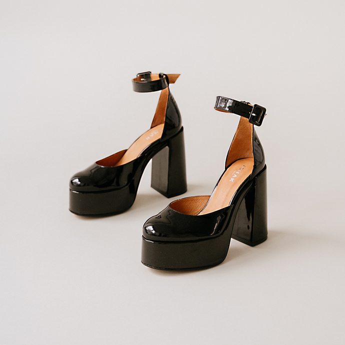 Babies à talons hauts et plateformes  en cuir vernis noir