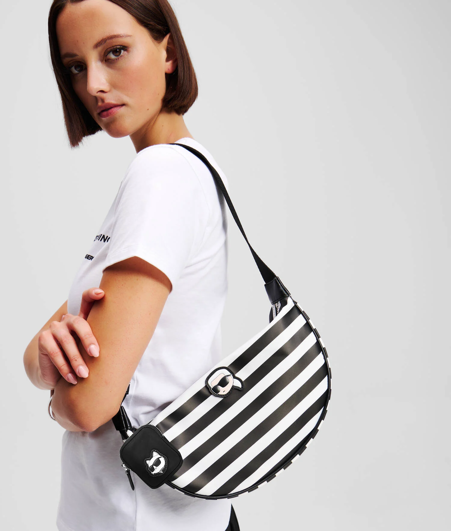 PETIT SAC DEMI-LUNE EN NYLON IKON - Petite rayure Noir-Blanc