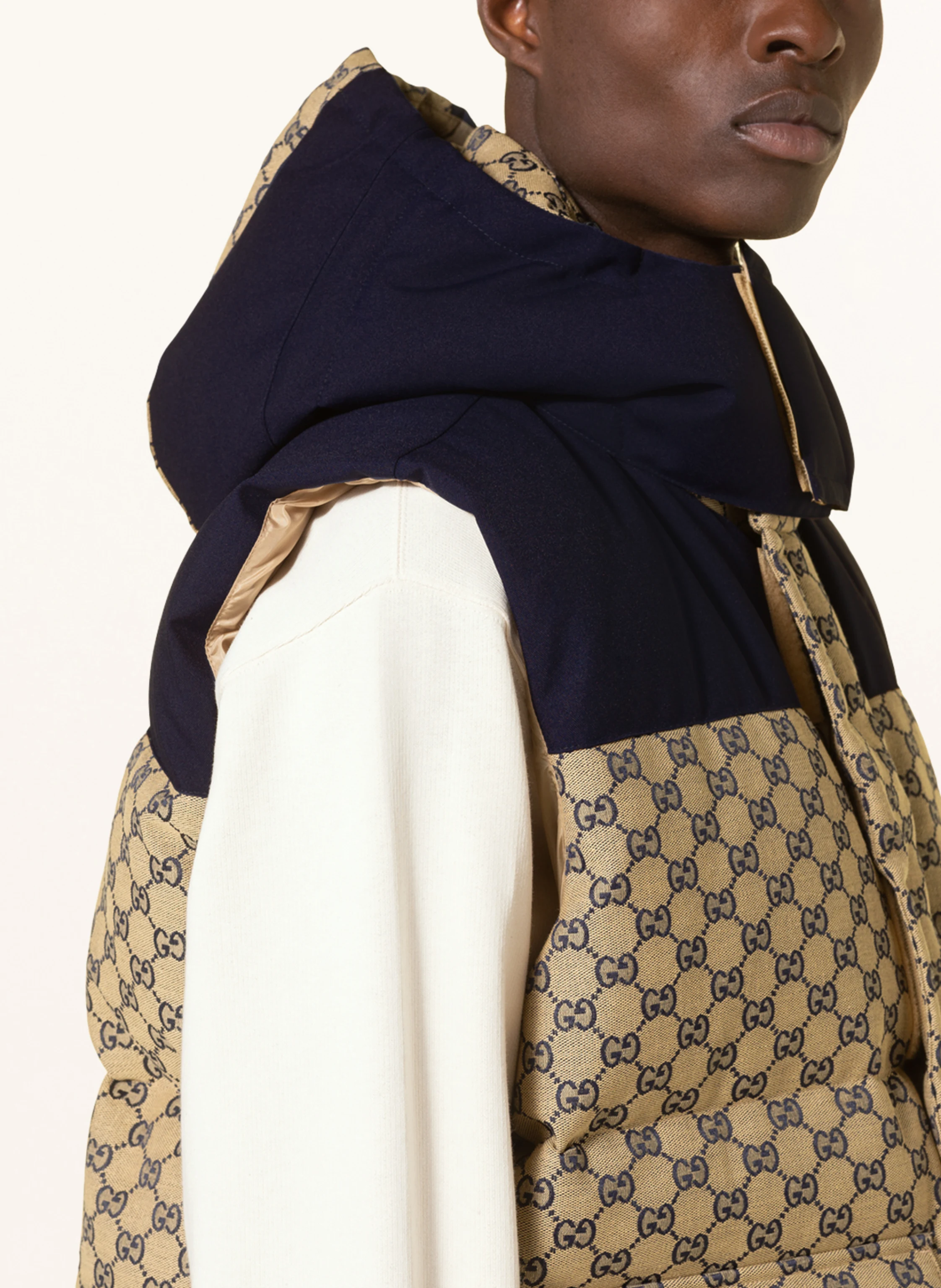 GUCCI Daunenweste mit abnehmbarer Kapuze