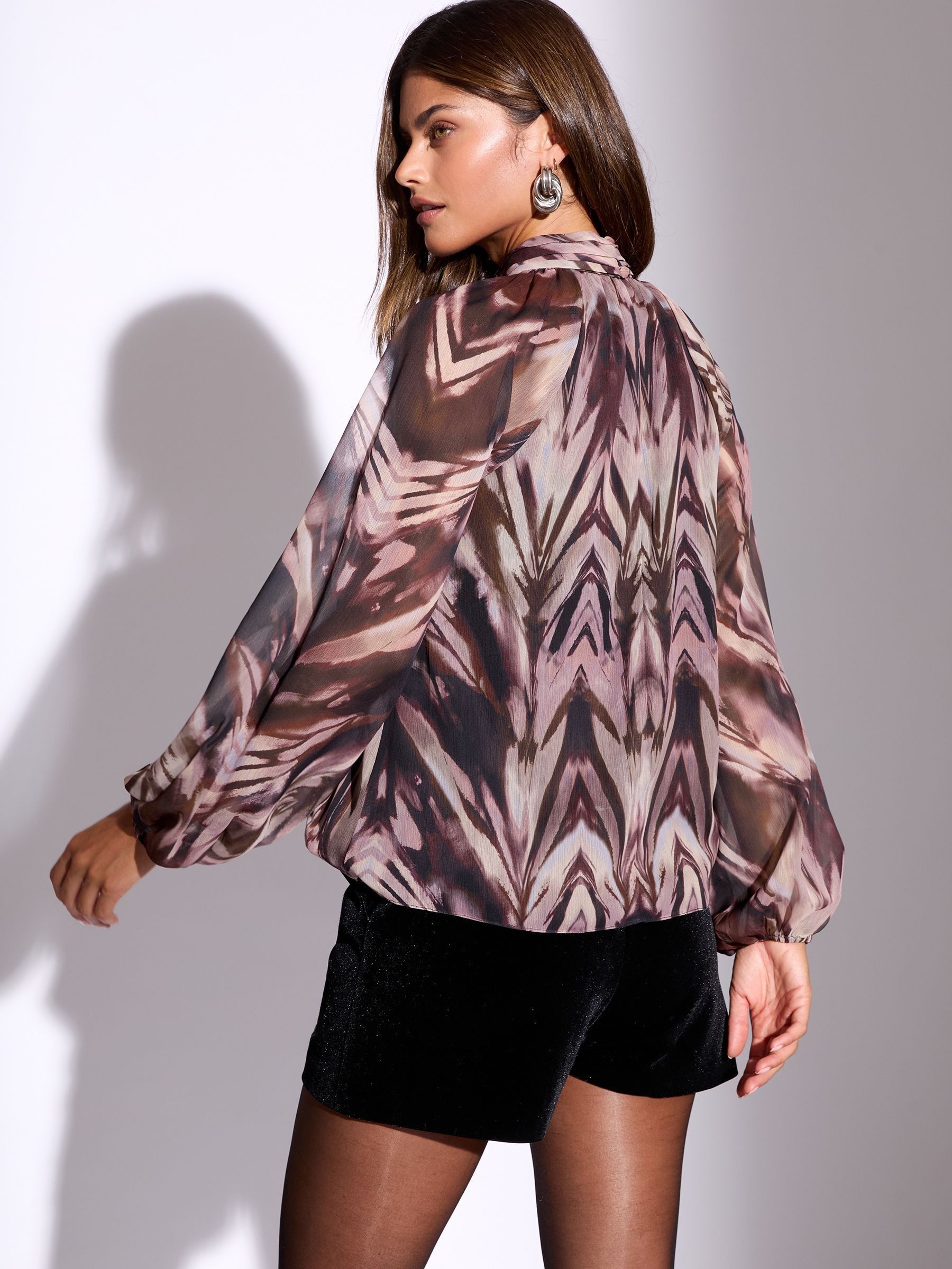Bruine veer - Lipsy - Hoogsluitende blouse