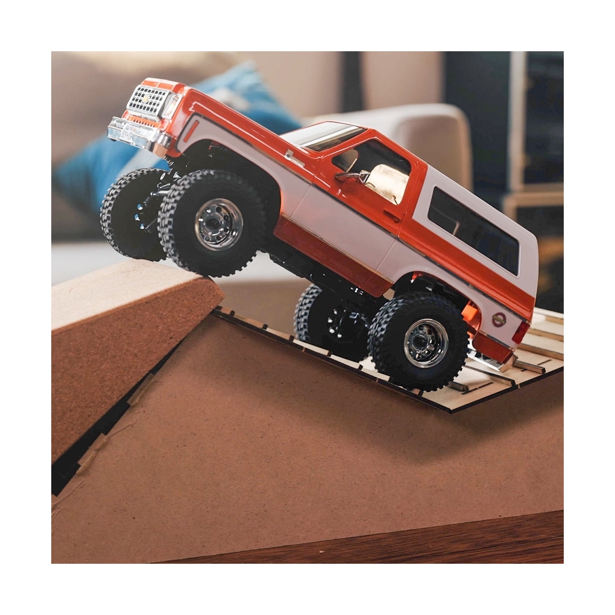 FMS Chevrolet K5 1/24 4x4 Crawler RTR Orange