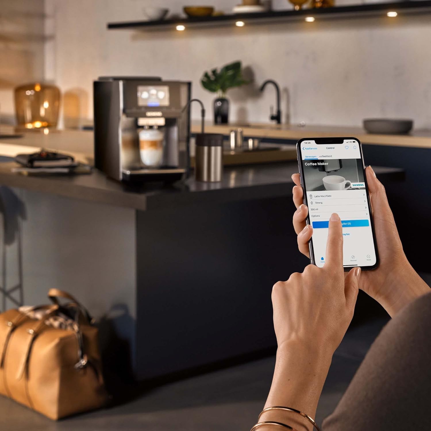 Siemens Electroménager Smart-Kaffeemaschine, EQ. 700, Display iSelect, CoffeeWorld, Cappuccinatore flexibel, Home Connect, Morgennebel, TP705R01 Classic