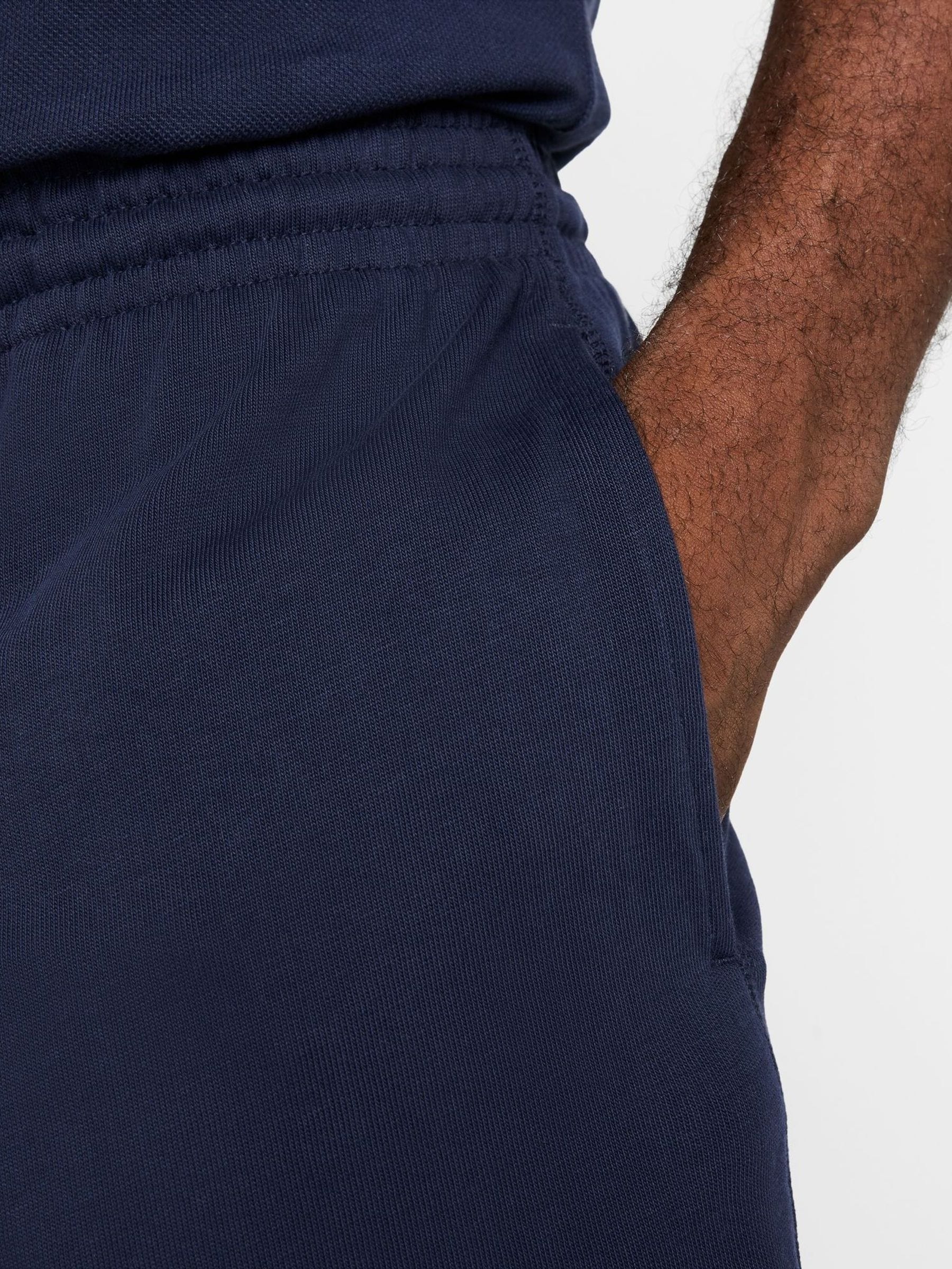 Obsidiaan - Nike Club Knit shorts