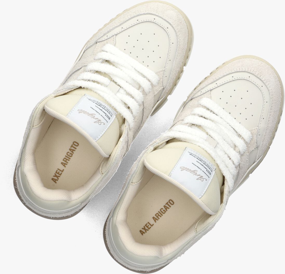 beige axel arigato lage sneakers area lo fluffy sneaker