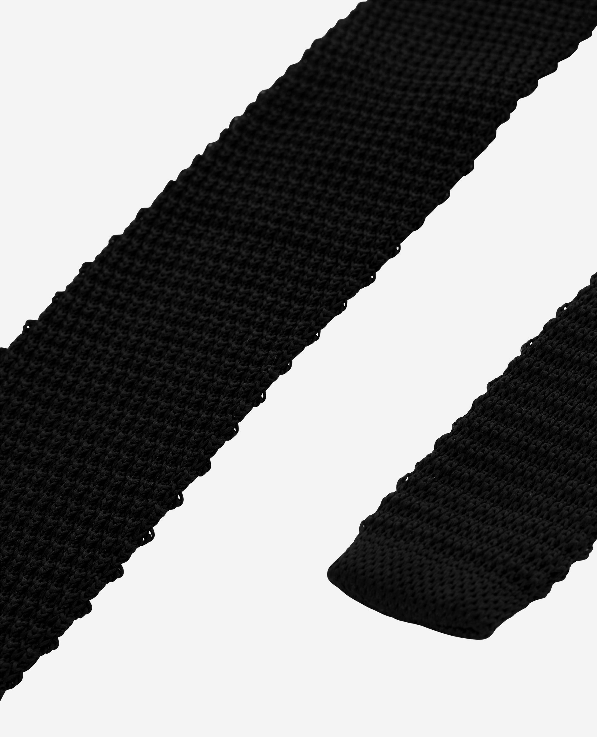 Cravate en tricot de soie noire