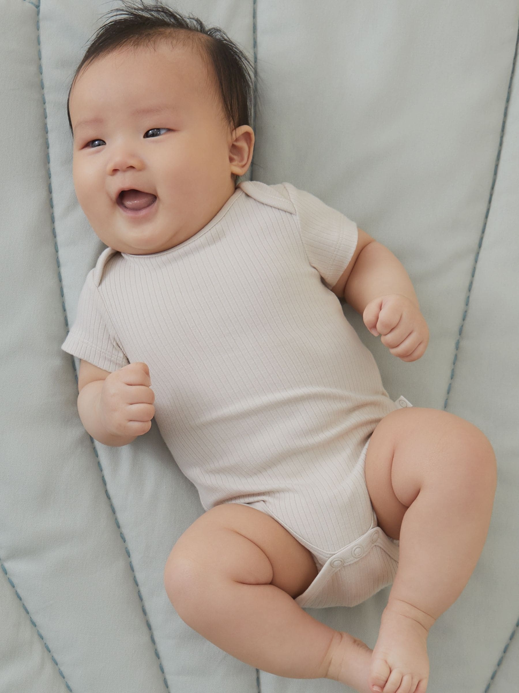 Natuurlijk - MORI Ribbed Stretch Short Sleeve Bodysuit