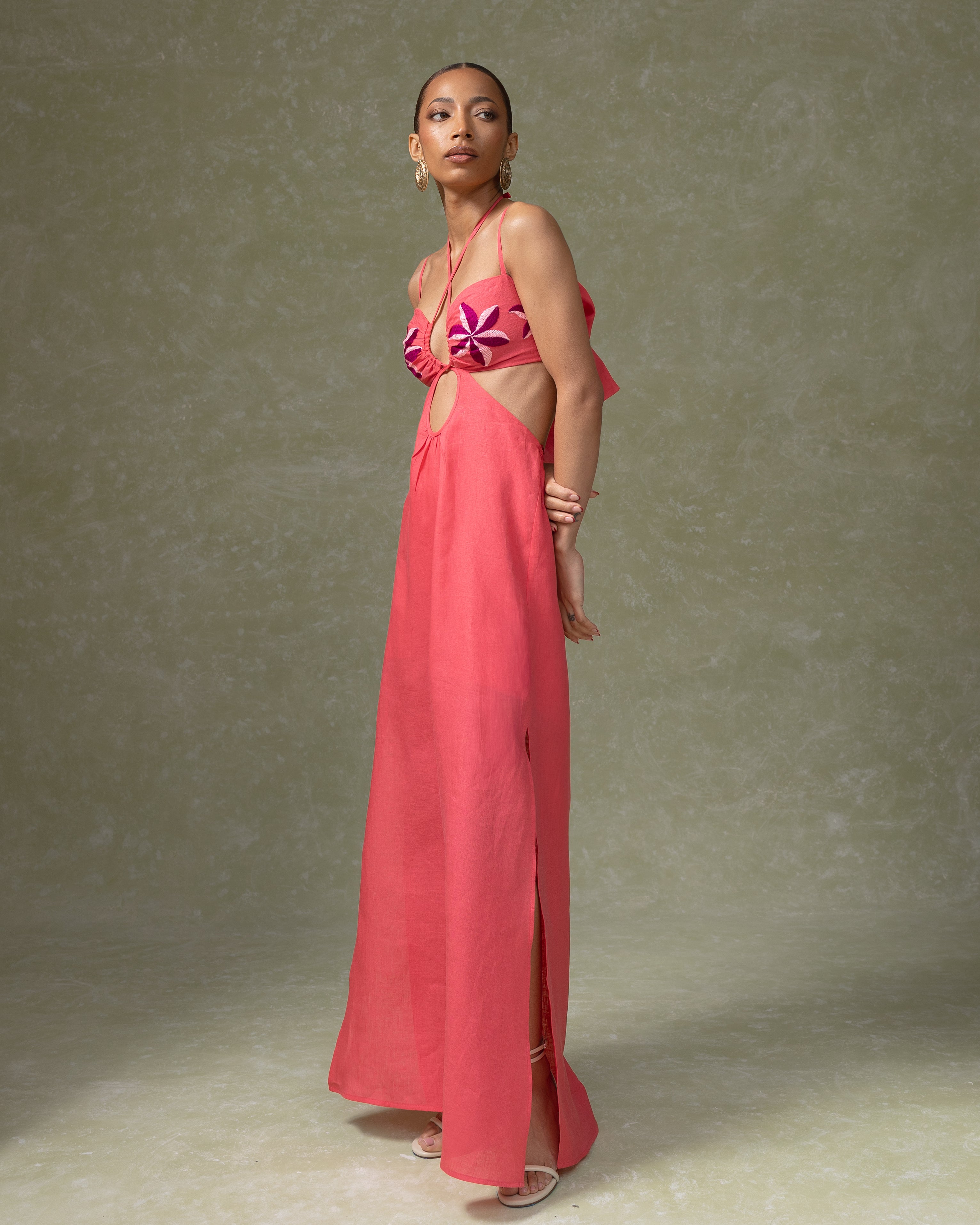 Robe maxi découpée brodée à la main