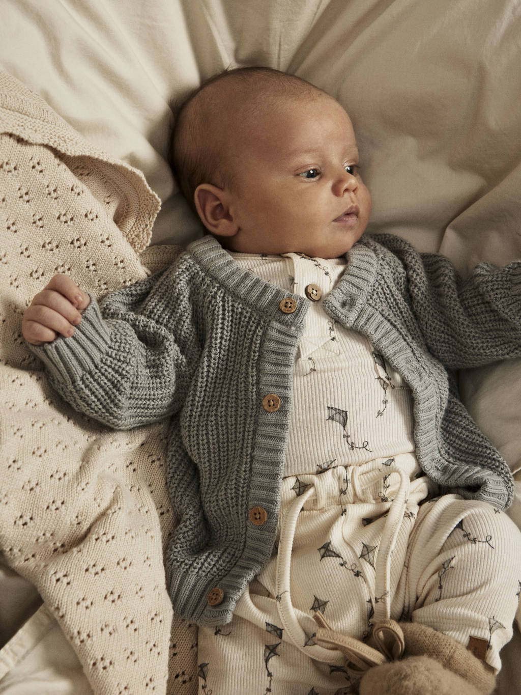 LIL' ATELIER baby gebreid vest NMNEMLEN lichtgrijs