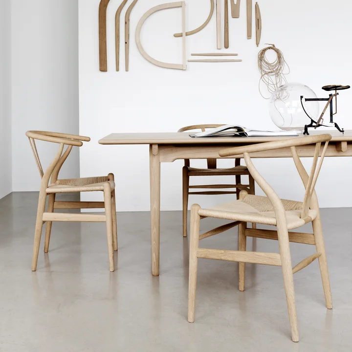 Carl Hansen - CH24 Wishbone Chair, Eiche geseift / Naturgeflecht