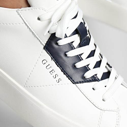 Baskets FM8PATLEA12 White Blue