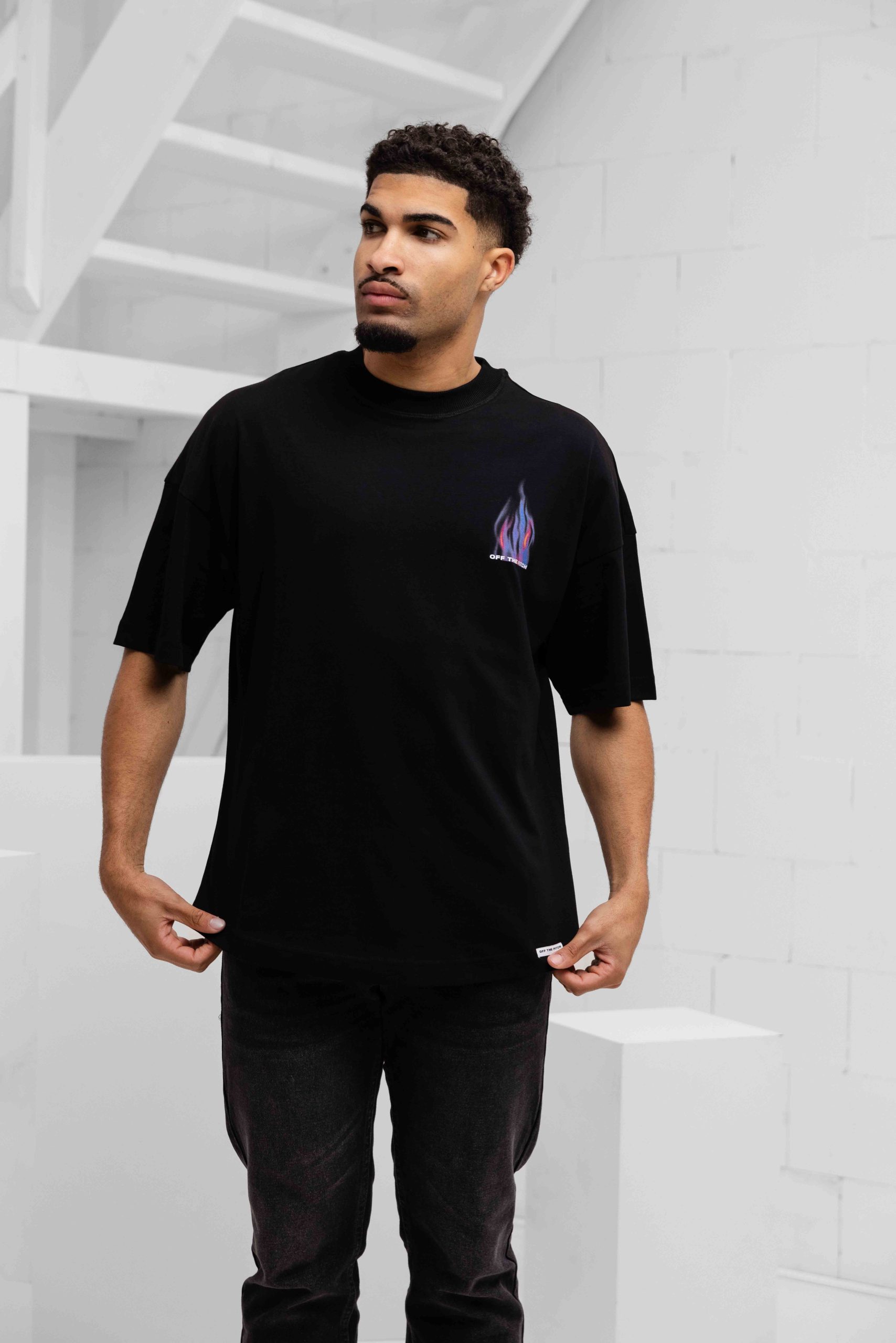Off The Pitch Burning Flower Loose Fit T-shirt Heren Zwart