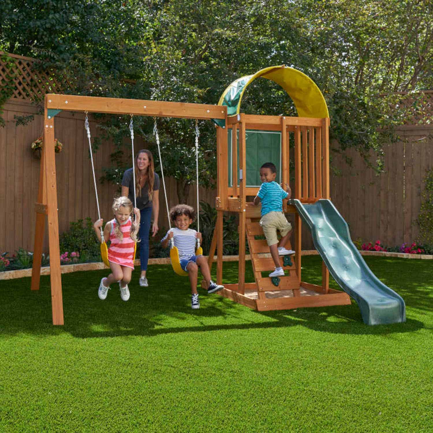 KidKraft Houten Speelhuis met Glijbaan en Schommels