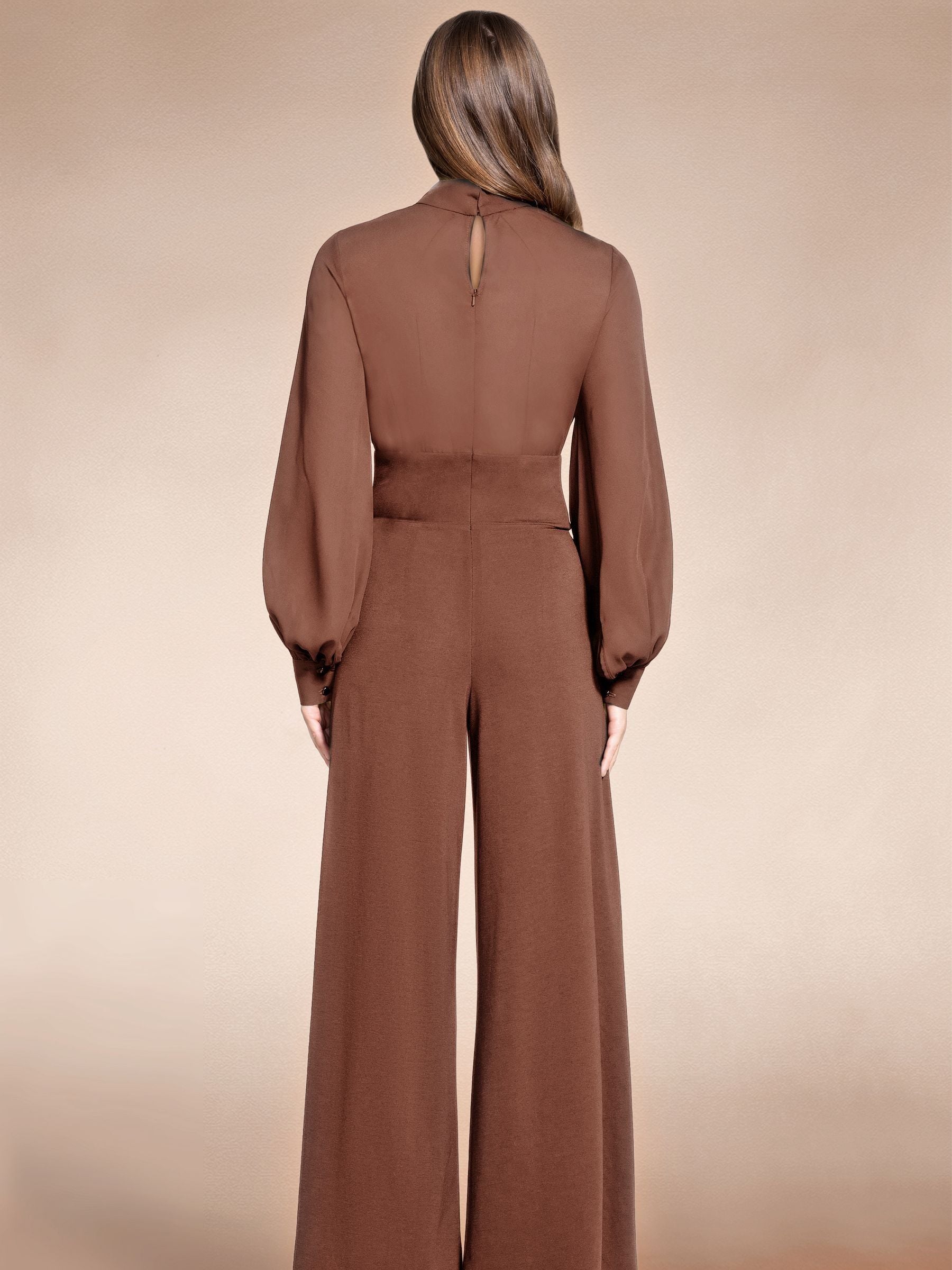 Bruin - HotSquash jumpsuit met wijde pijpen en blousonmouwen