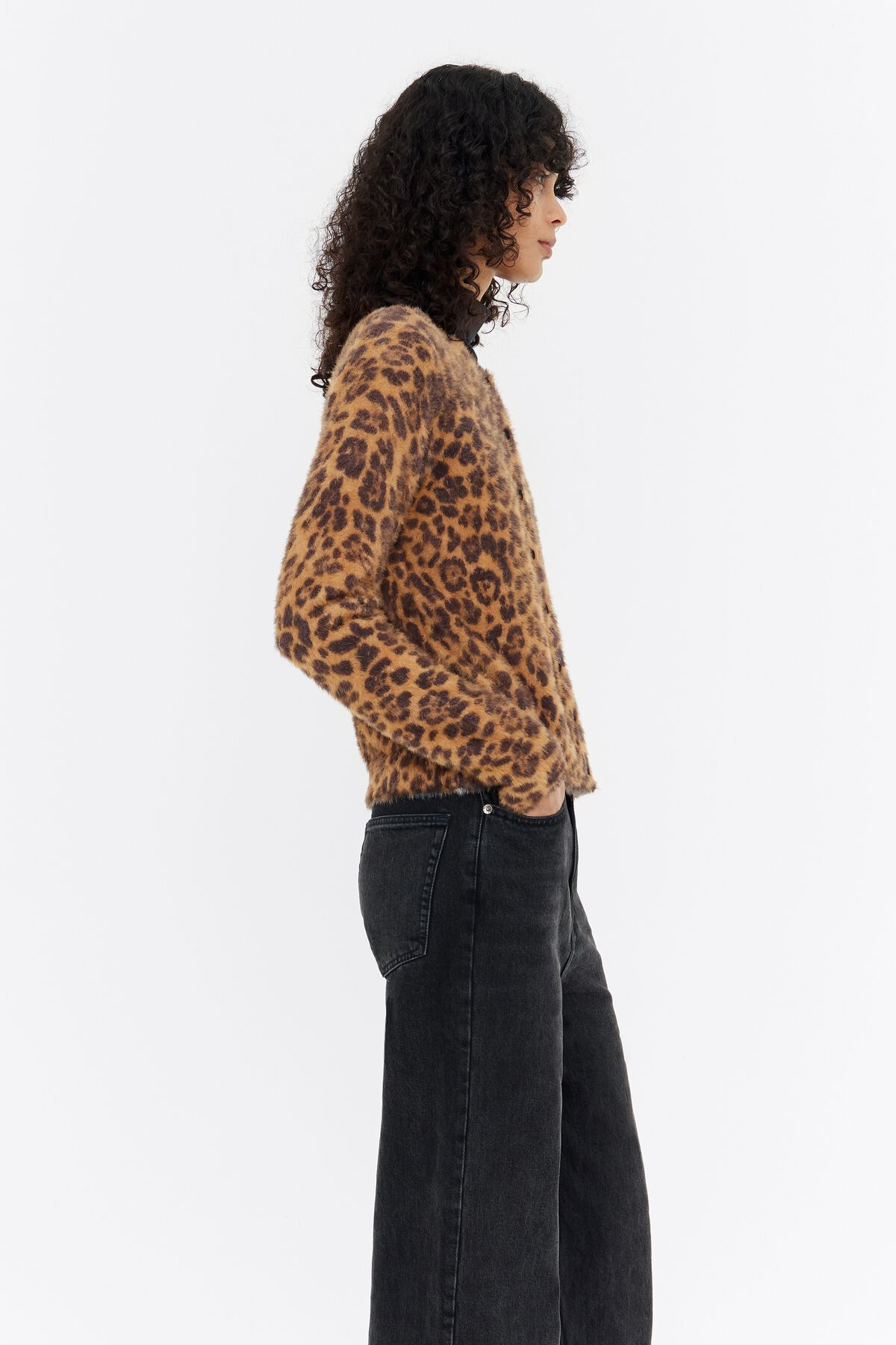 Cardigã ajustado em pele de leopardo natural