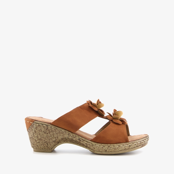 Blue Box dames slippers cognac met bloemen