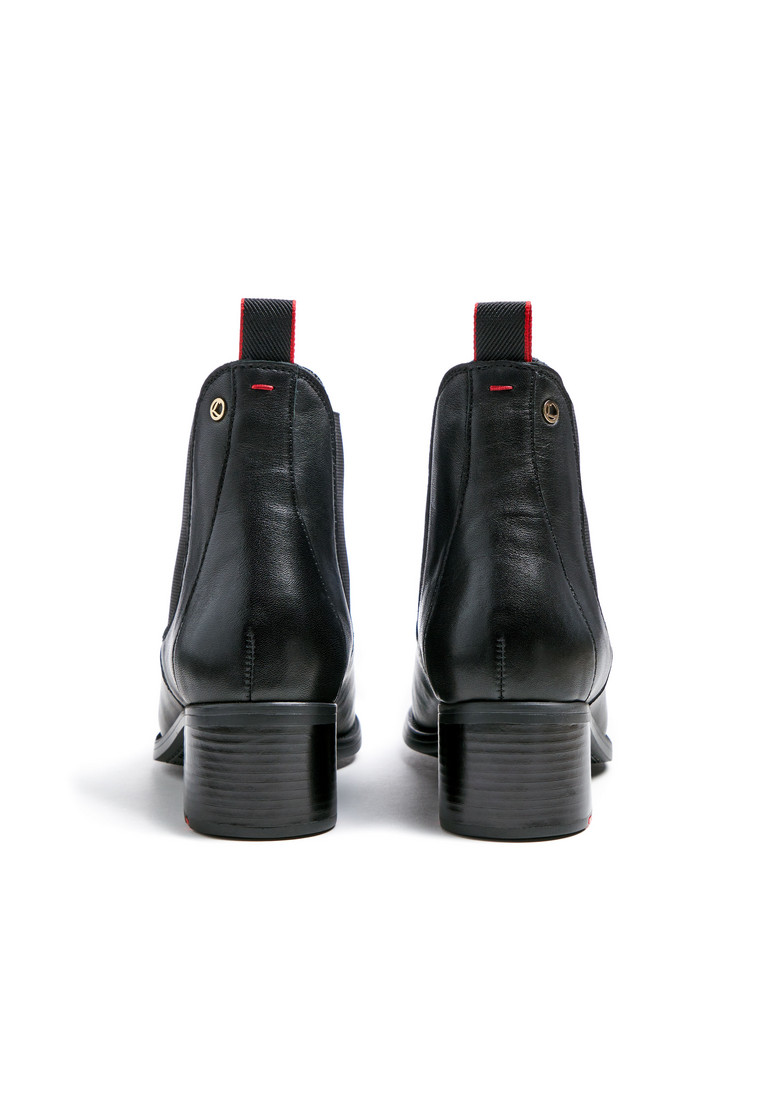 STIEFELETTE Schwarz