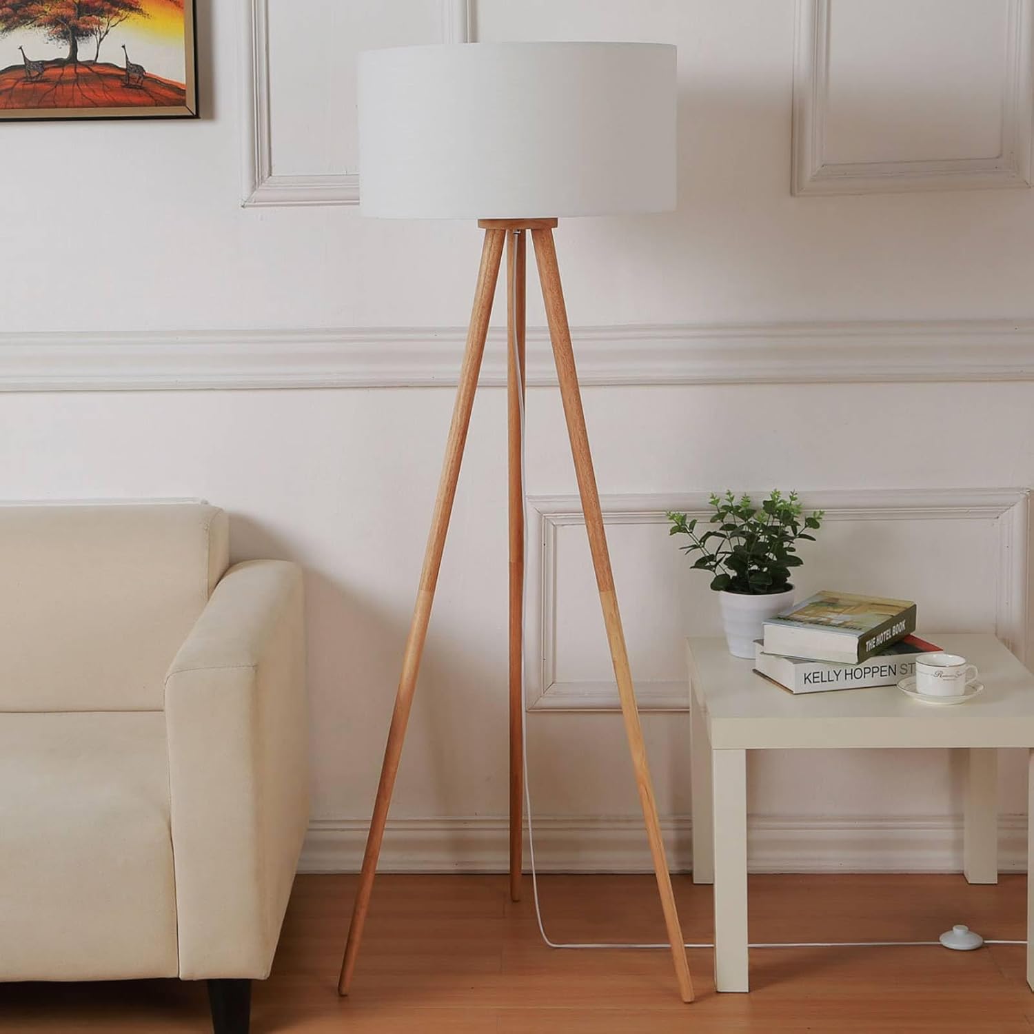 Lindby Stehlampe Dreibein Stoff weiß, Holz hell mit Fußschalter Tripod Textil Stehleuchte Wohnzimmer Wohnzimmerlampe 1x E27 max. 60W ohne Leuchtmittel