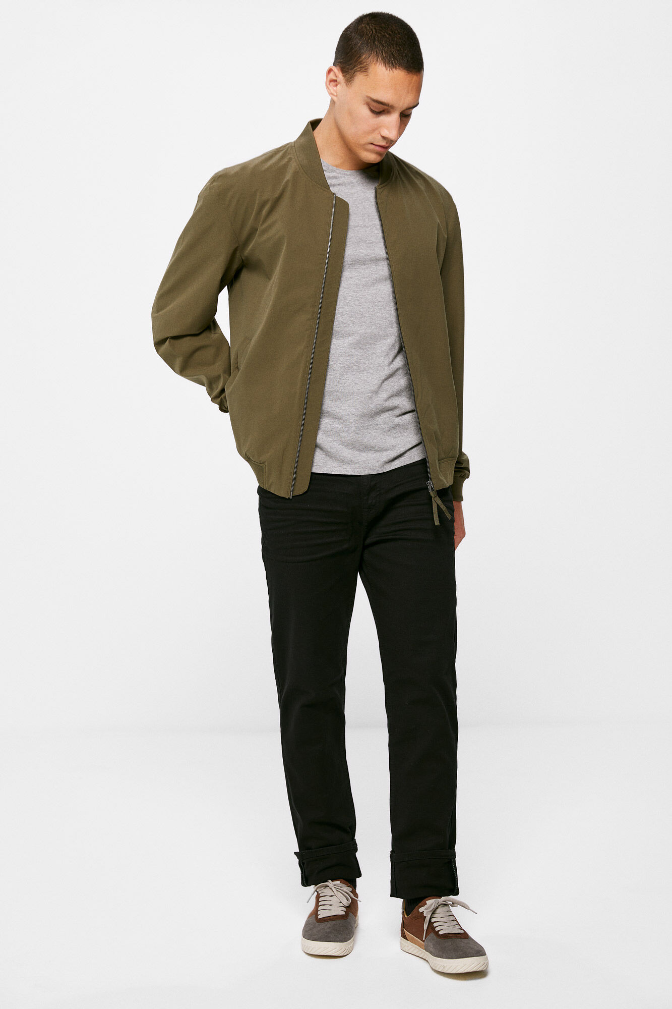 Calça de cinco bolsos com lavagem slim-fit