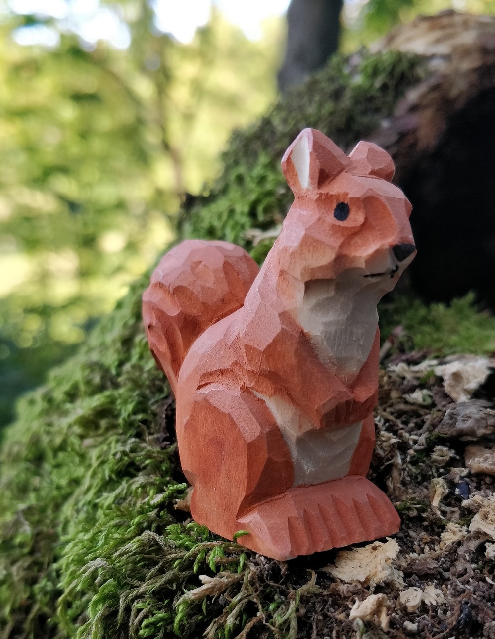 Figurine écureuil roux