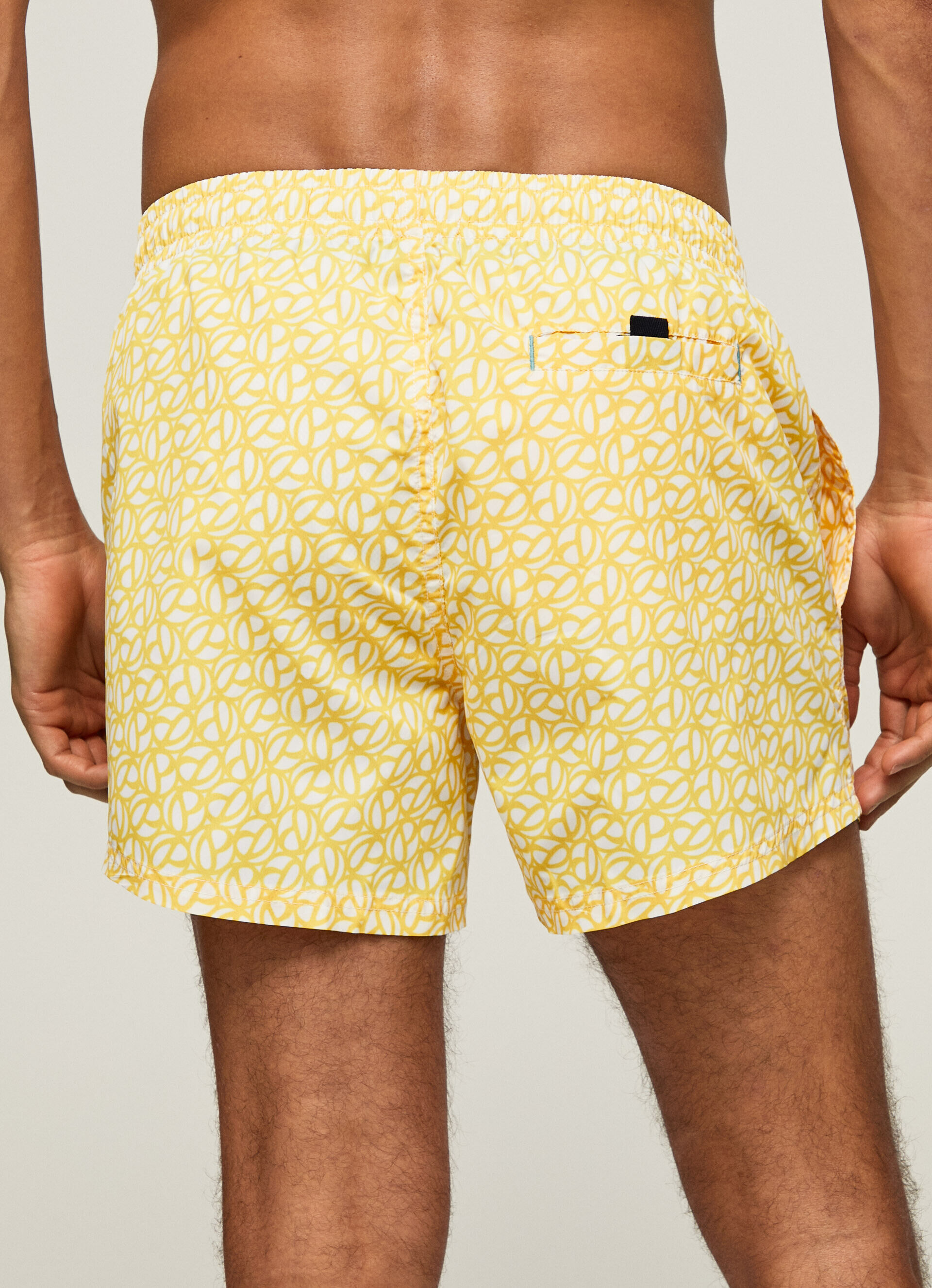Maiô Ferdi Bermuda com logo P - amarelo vibrante