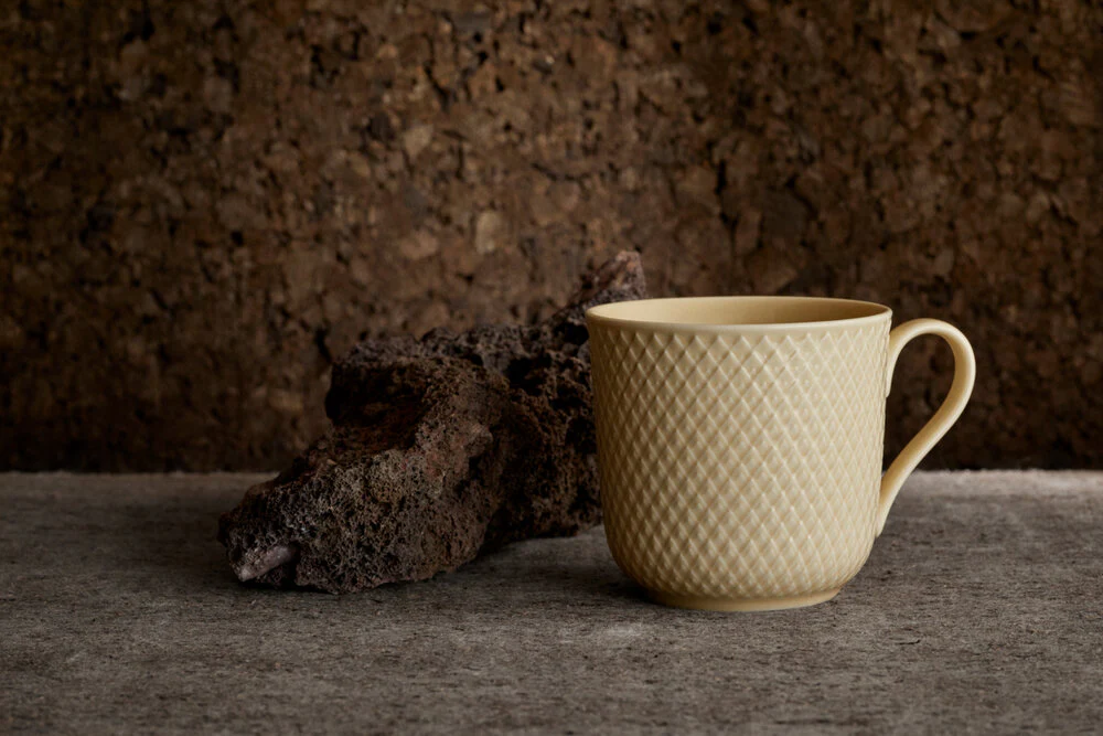 Lyngby Porcelæn  Rhombe Earth Krus med hank, marble - 39 cl.