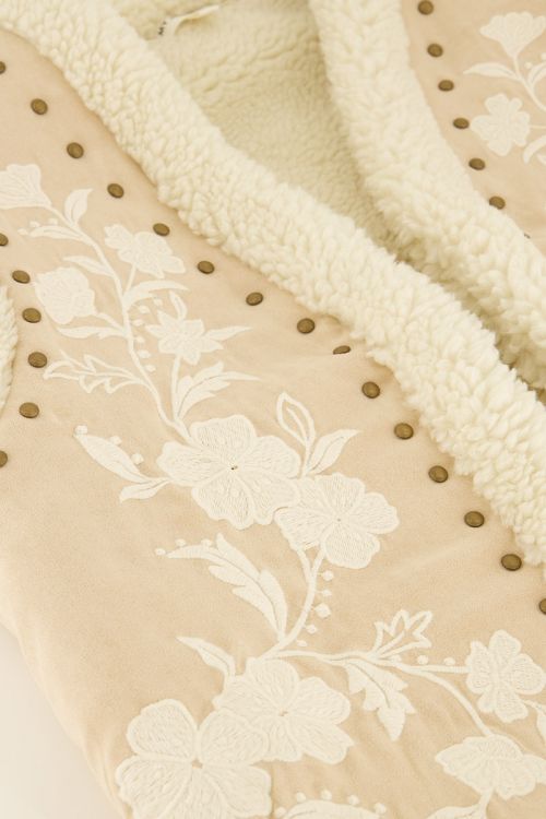 Beige teddy gilet met embroidery