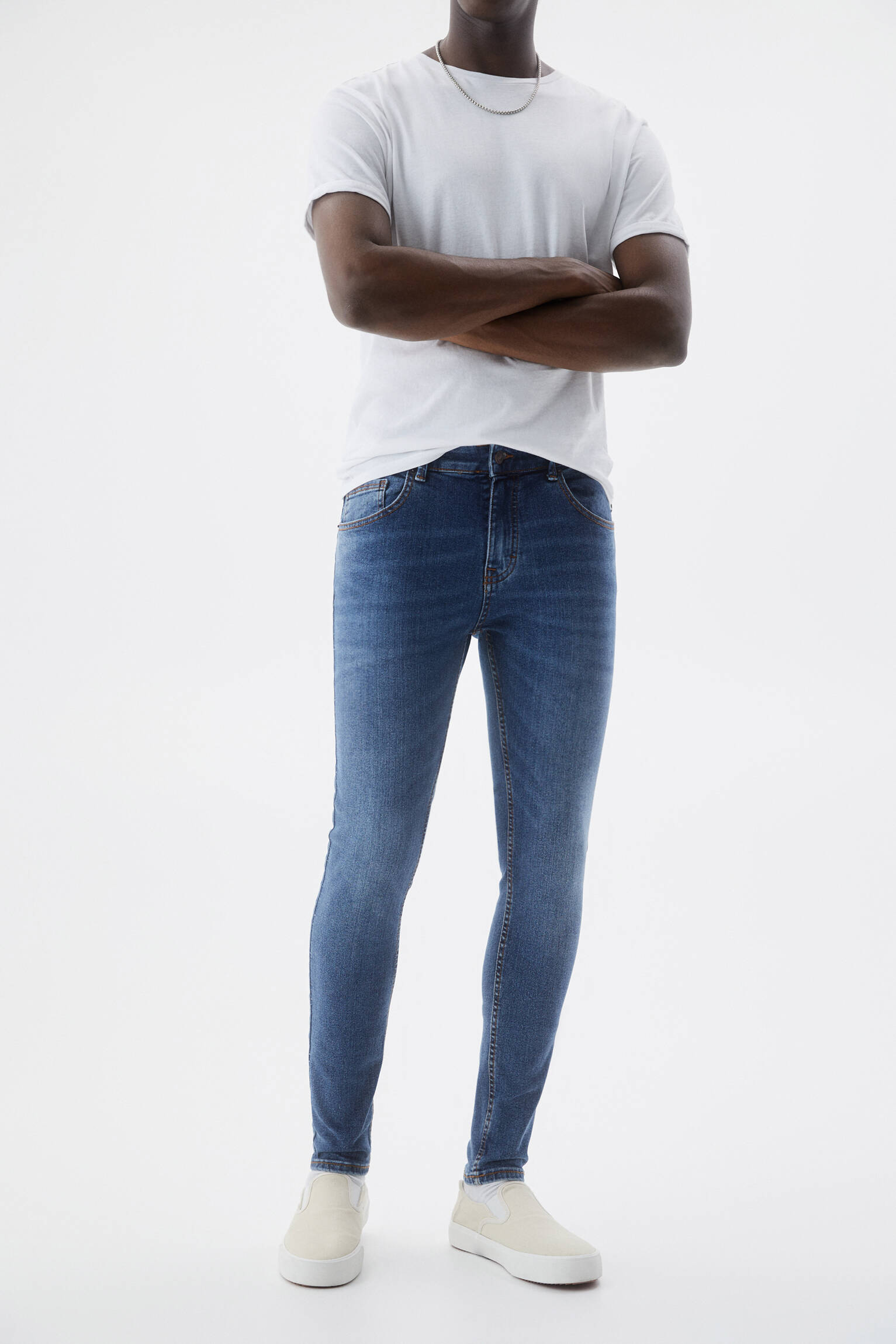 CALÇA JEANS SUPER SKINNY BÁSICA - AZUL MÉDIO