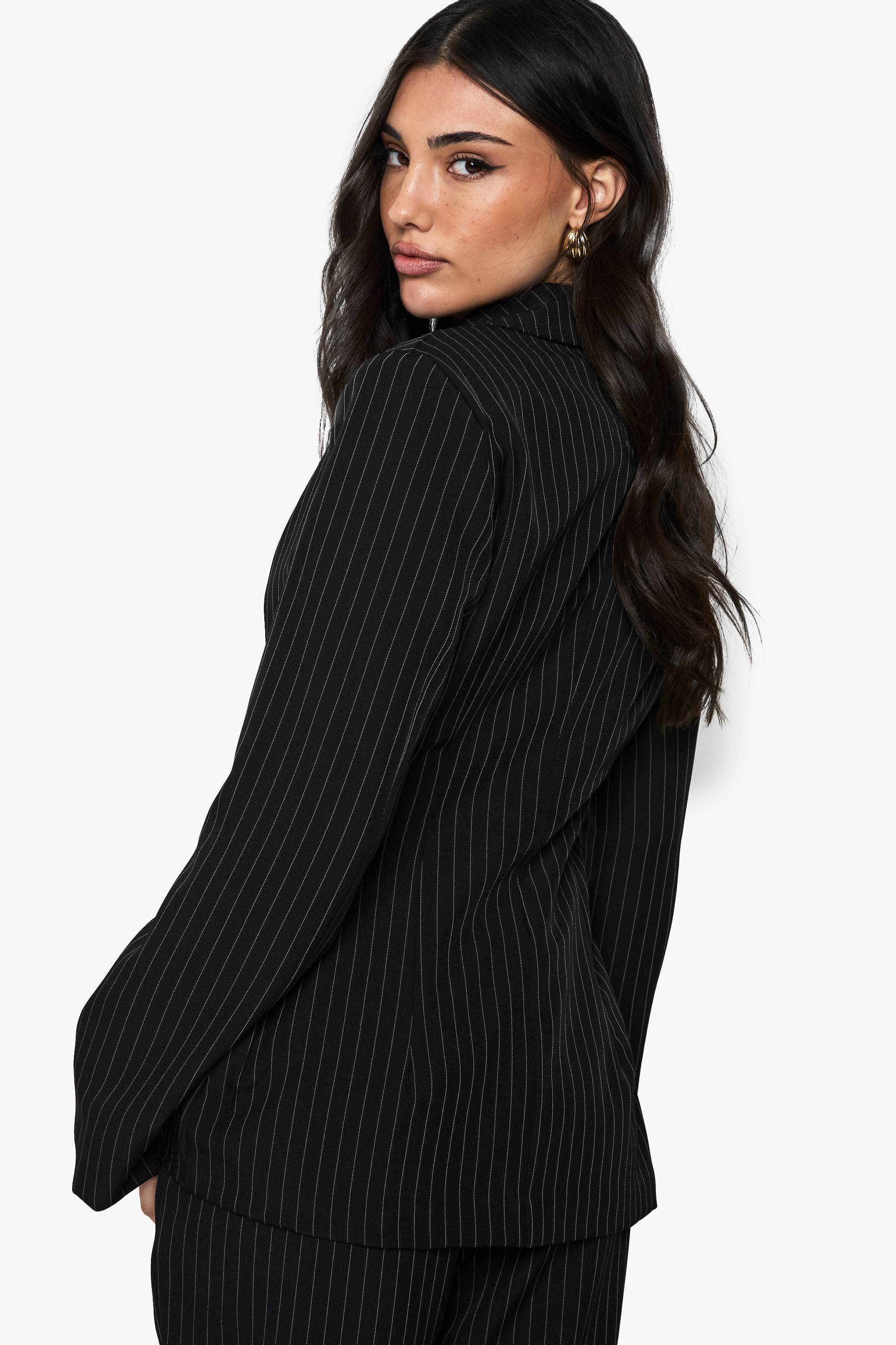 boohoo Blazer structuré à fines rayures