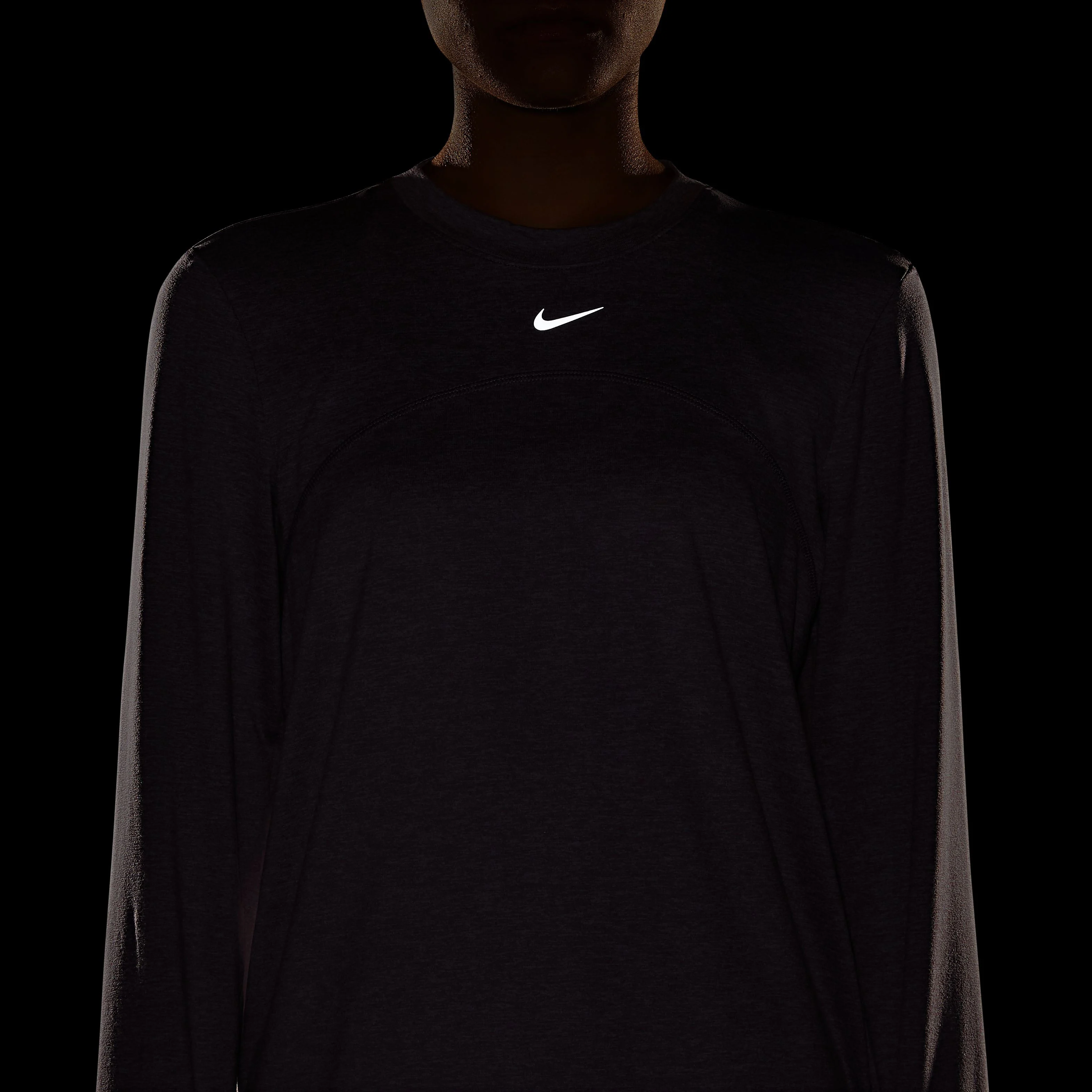 Nike Dri-Fit Swift Element UV Crew-Neck Top De Course Femmes - Lilas