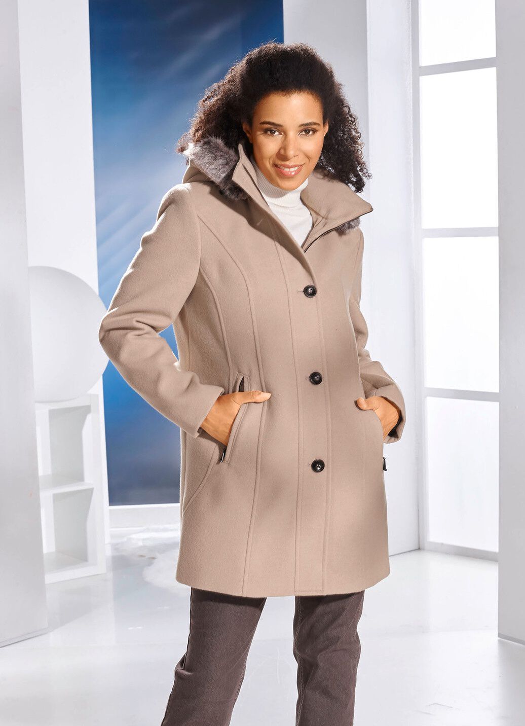 Jacke mit abnehmbarem Kubstpelz-Besatz