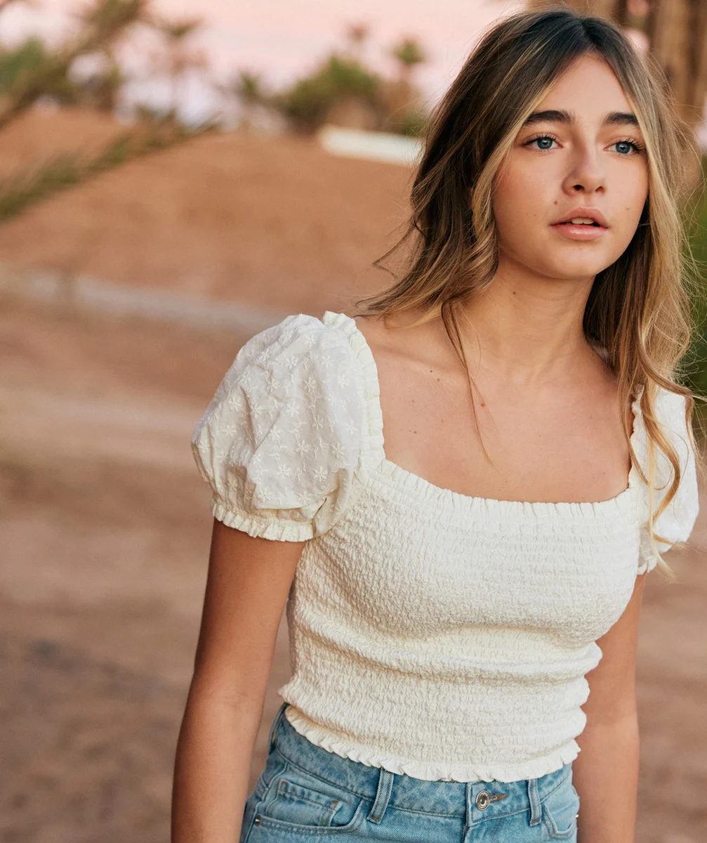 TOP MANCHES BOUFFANTES FILLE AVEC BRODERIES FLEURS