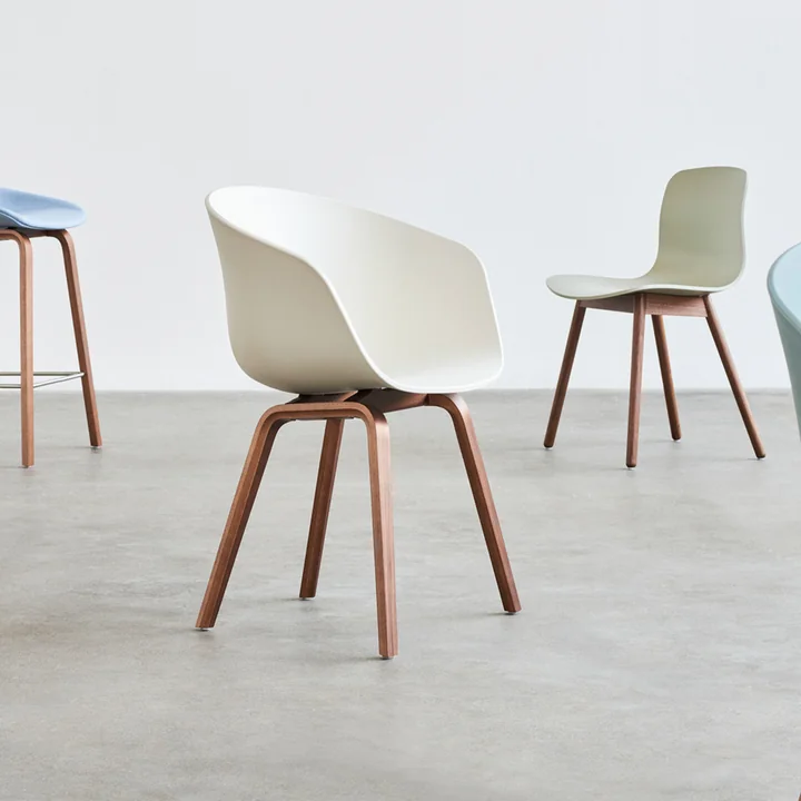 HAY - About A Chair AAC 22, Eiche lackiert / concrete grey 2.0 (Kunststoffgleiter)