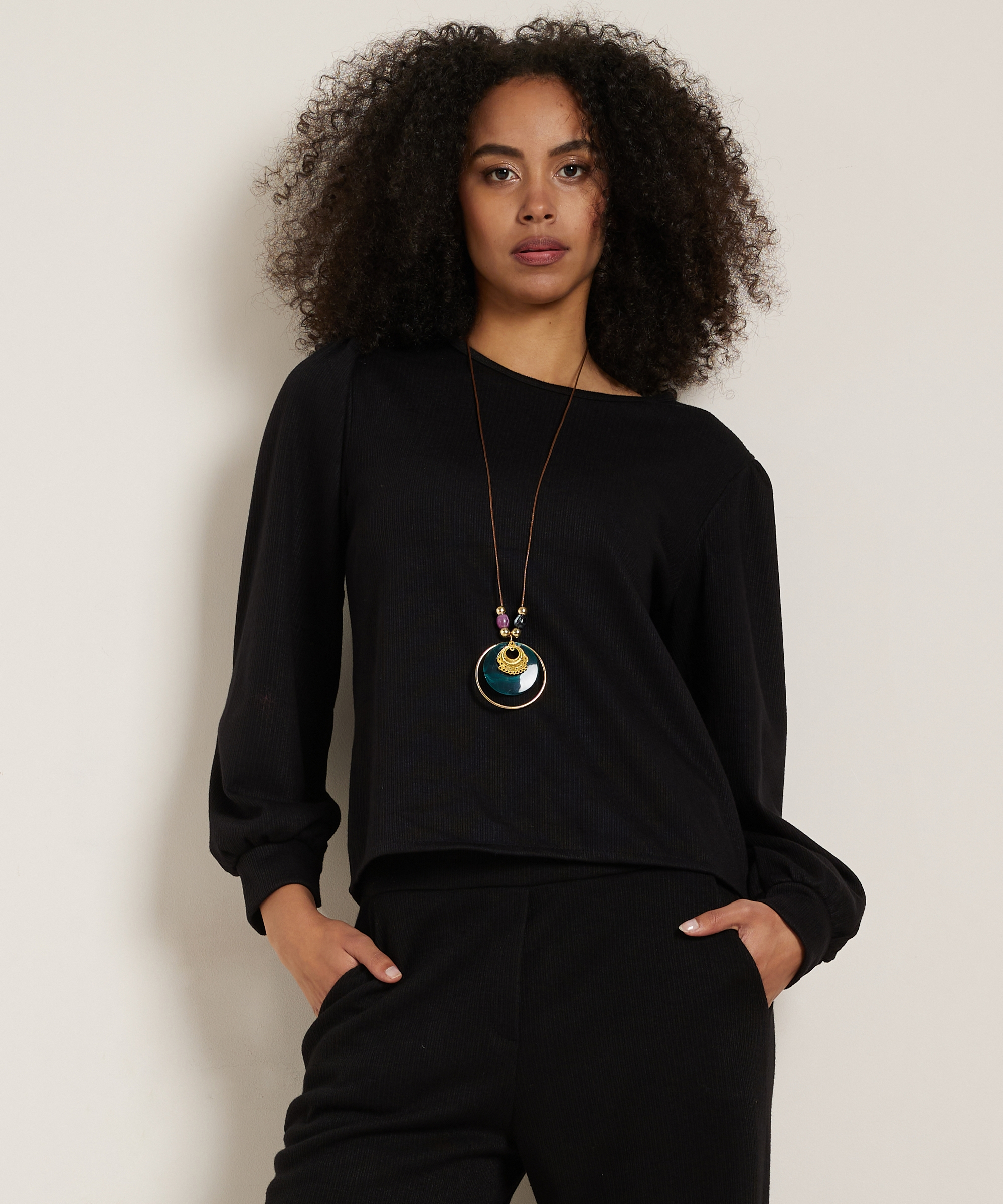 structuur top met ketting