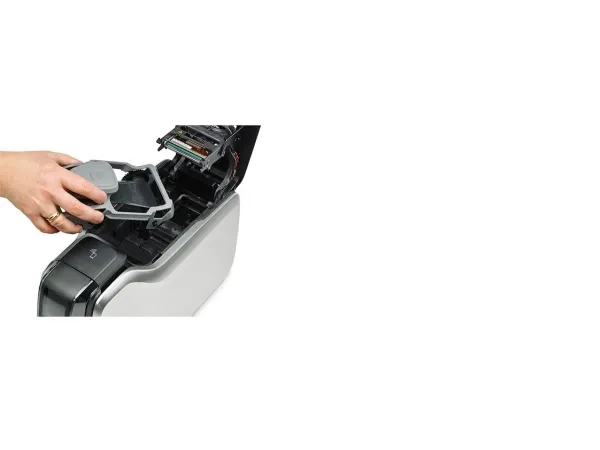 Zebra ZC300 - Plastikkortprinter - farve - blæksubliminering/termisk transfer - CR-80 Card (85.6 x 54 mm) - 300 dpi - op til 900 kort/time (mono) / op til 200 kort/time (farve) - kapacitet: 100 kort - USB 2.0, LAN