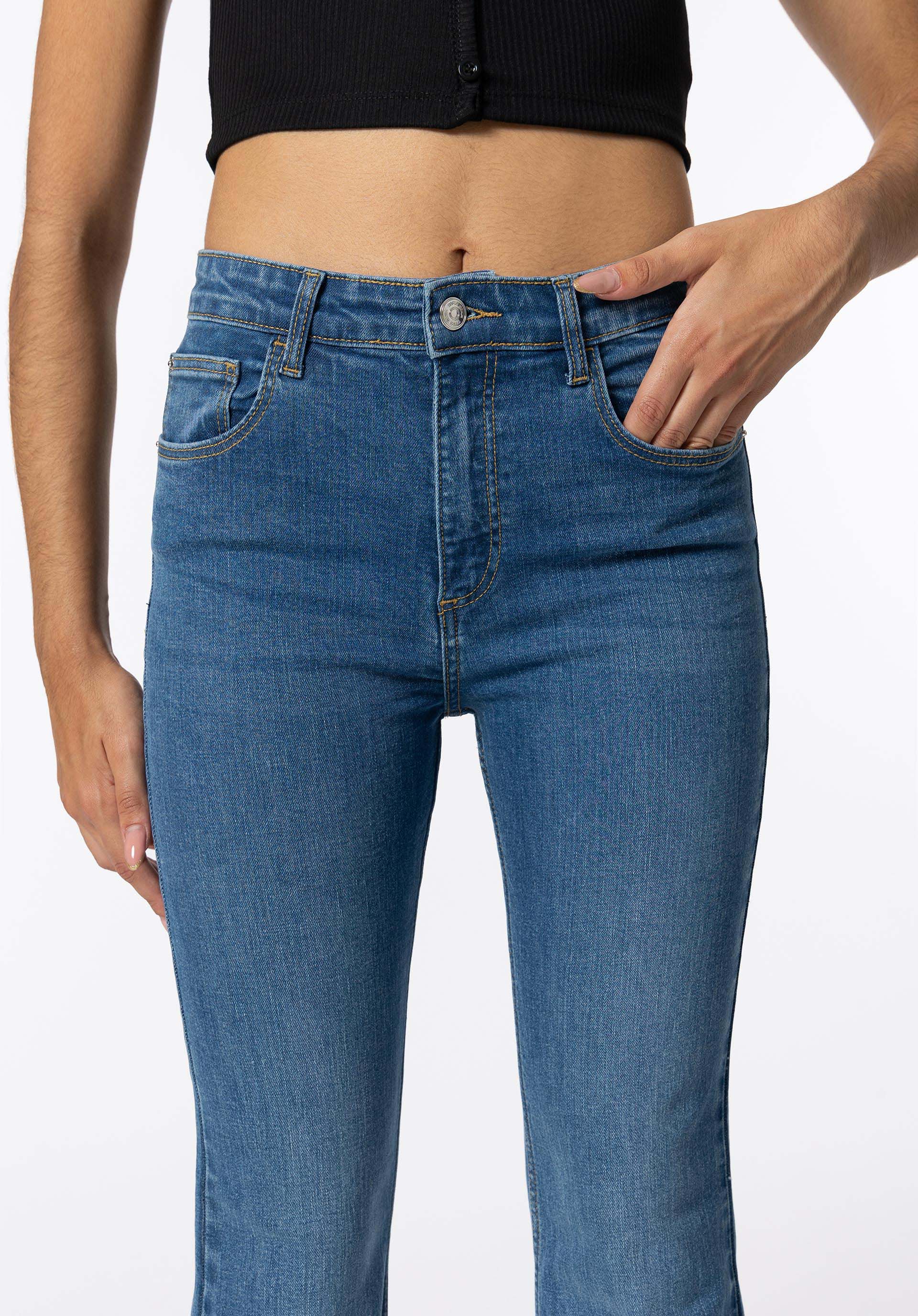 Jeans Bella Flare de Cintura Alta com Aberturas
