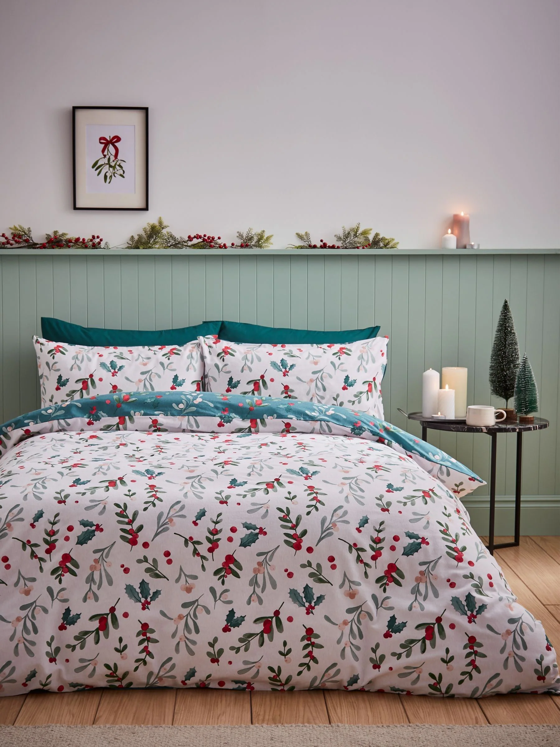 Catherine Lansfield Supersoft 100% Brushed Cotton Mistletoe Duvet Cover Set