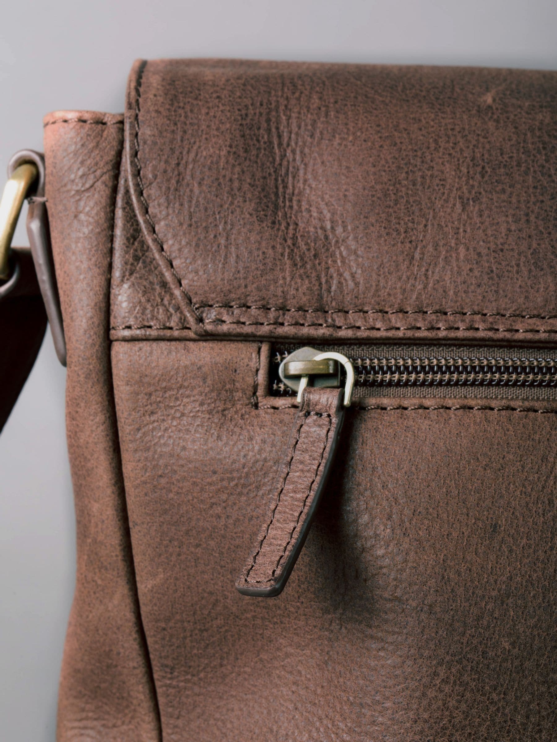 Lakeland Leather Hutton Messenger-tas