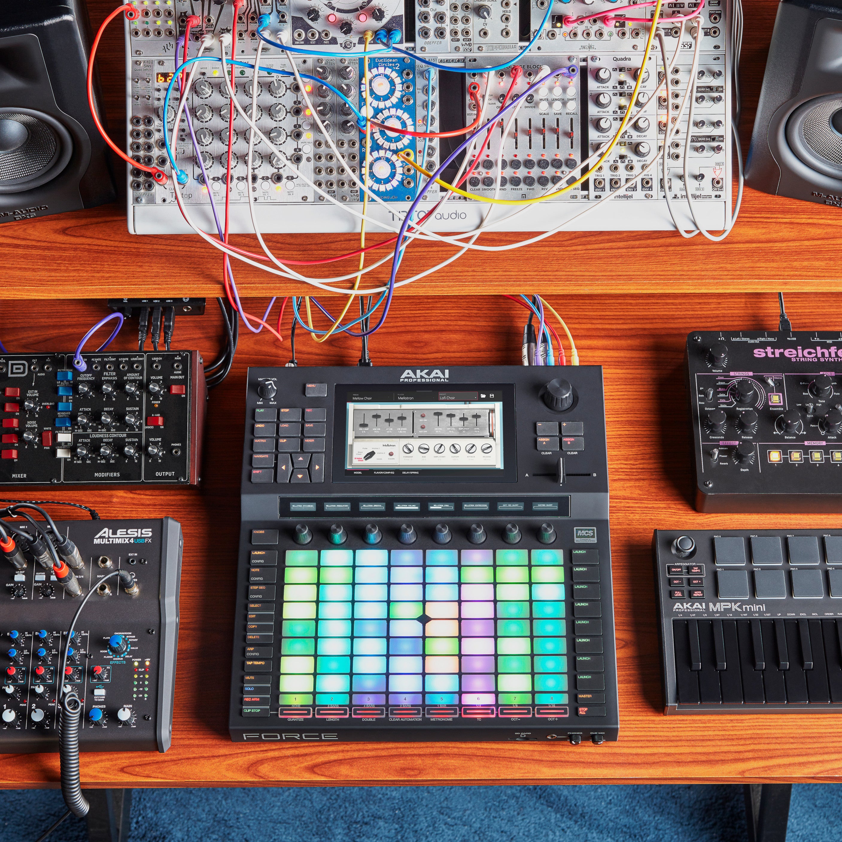 Akai Professional Force