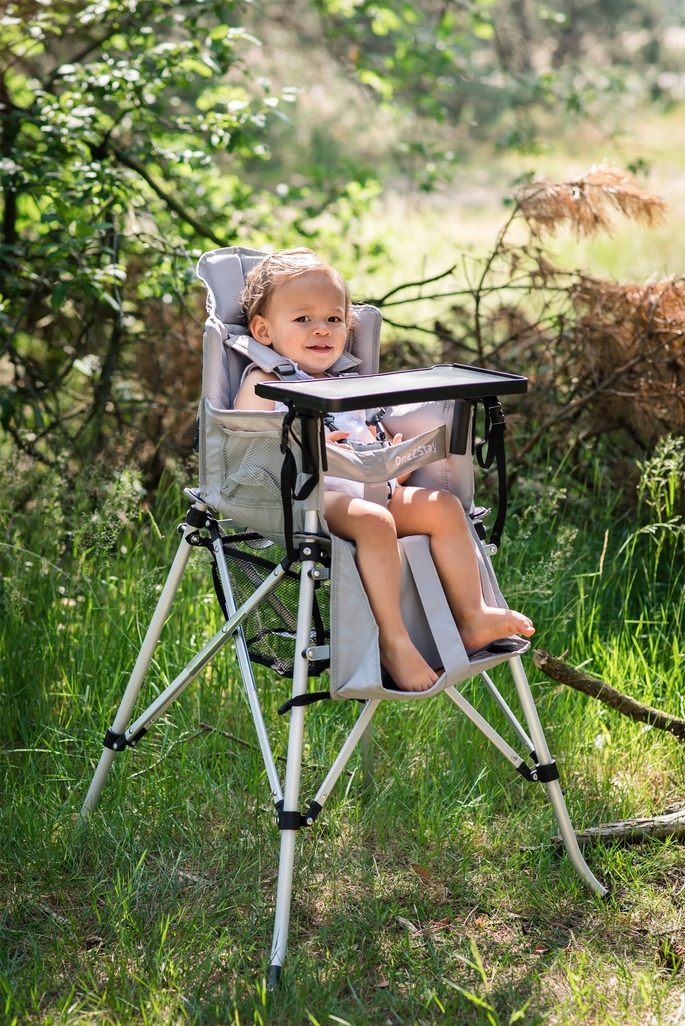 One2Stay Kinderhochstuhl faltbar mit abnehmbaren Esstisch silber