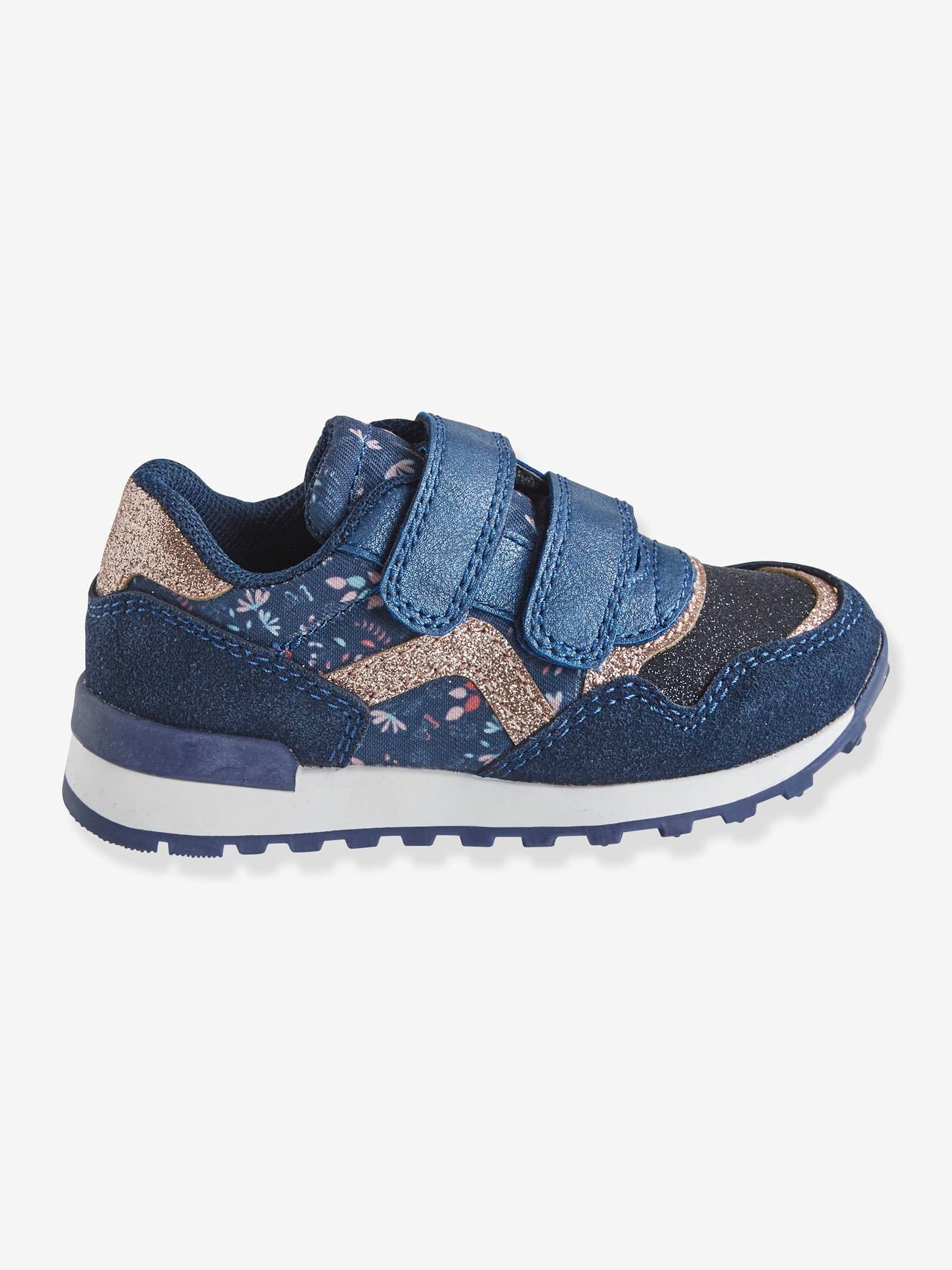 Tênis infantil estilo corrida com fecho de velcro, azul escuro liso com estampas.