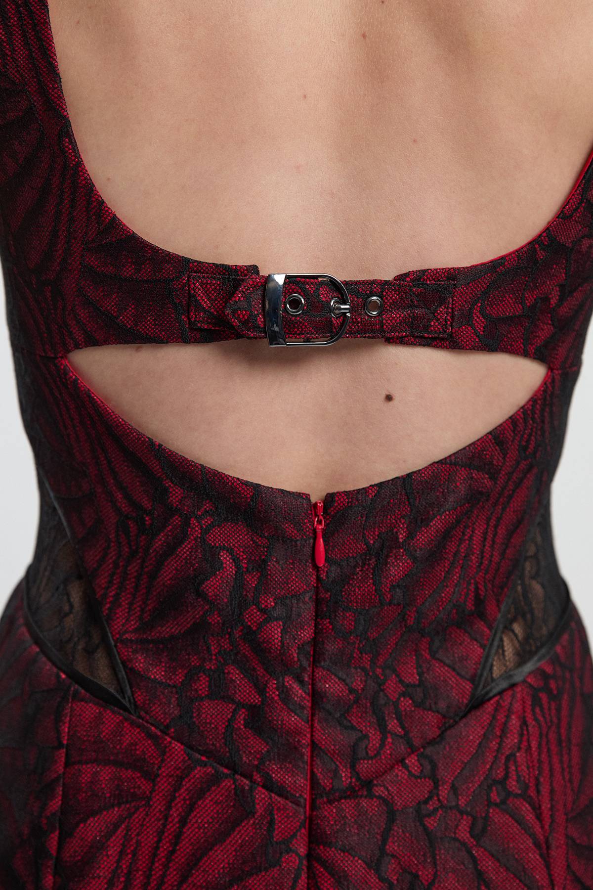KarenMillen Robe Longue Crayon Ajustée en Dentelle Premium