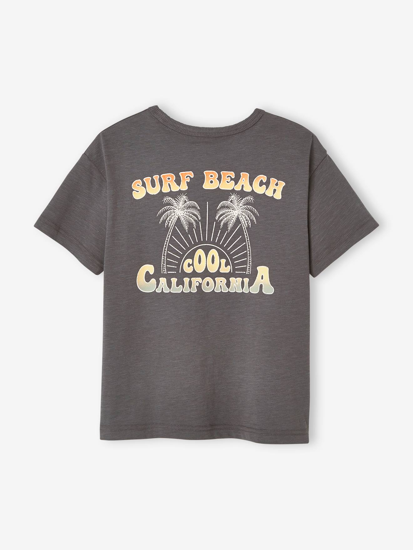 Camiseta infantil cinza com estampa gigante nas costas.