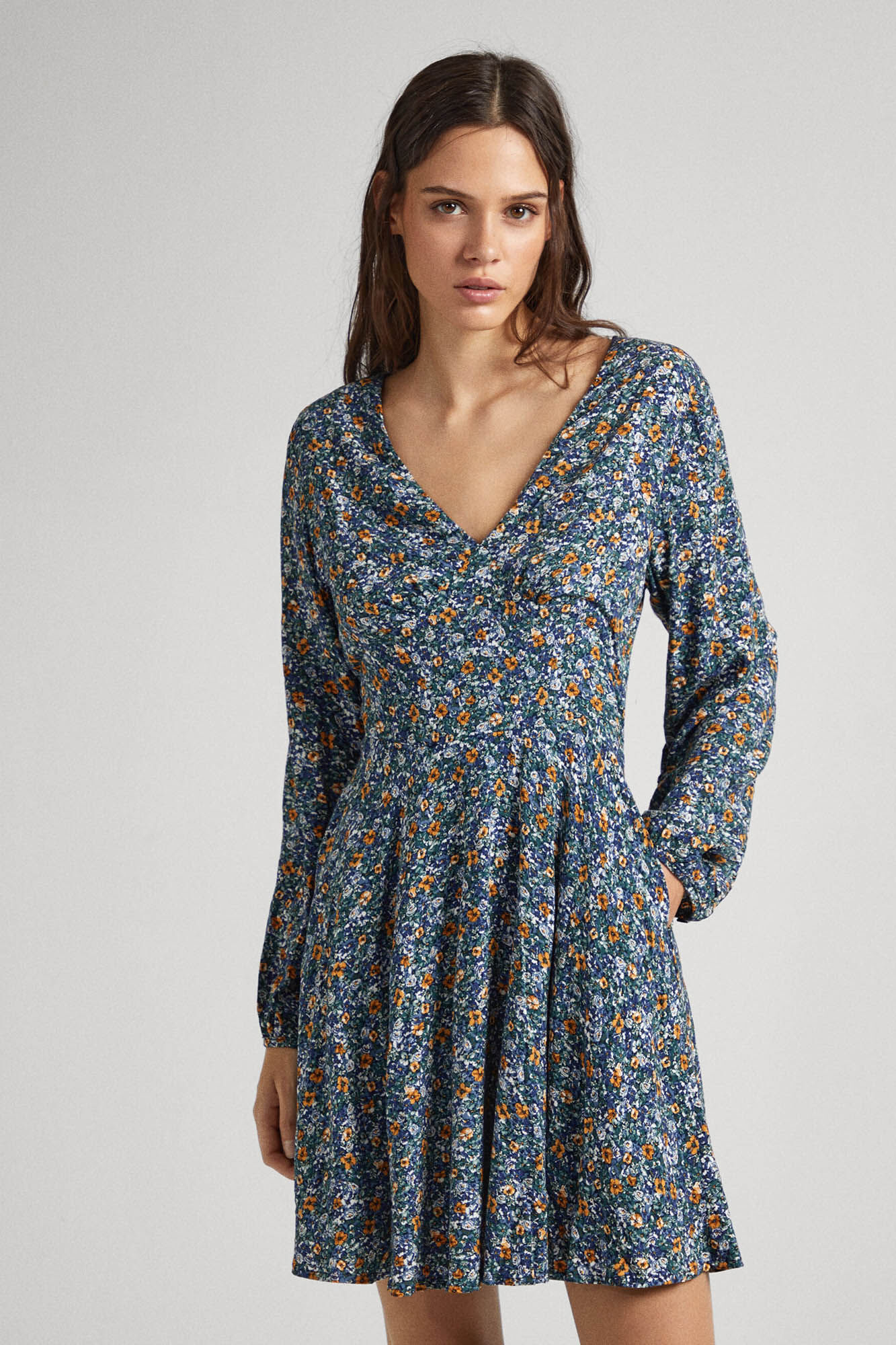 Vestido de tecido dobby com estampa floral